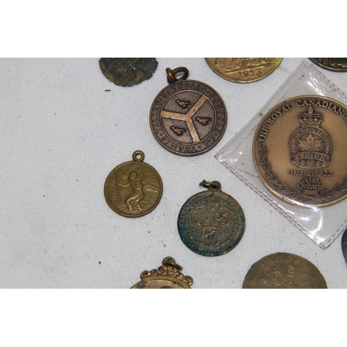 983 - QUANTITY OF VARIOUS ANTIQUE AND LATER MEDALLIONS AND COINS