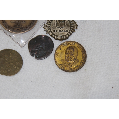 983 - QUANTITY OF VARIOUS ANTIQUE AND LATER MEDALLIONS AND COINS