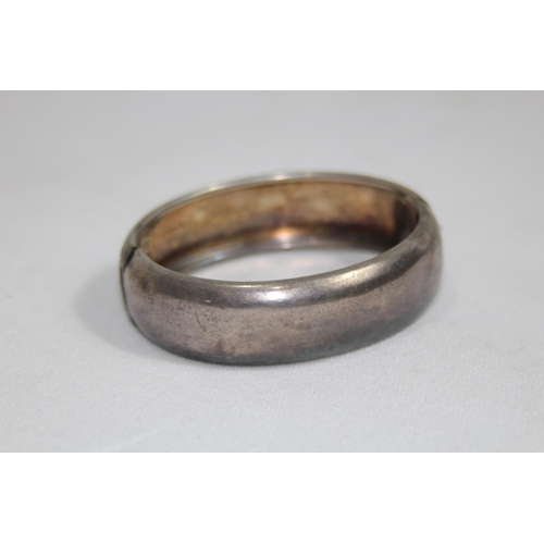 1026 - SILVER BANGLE - 27.4G