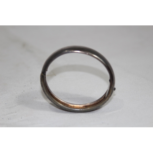 1026 - SILVER BANGLE - 27.4G