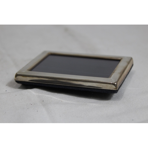 1033 - HALLMARKED SILVER PHOTO FRAME
11 X 8CM