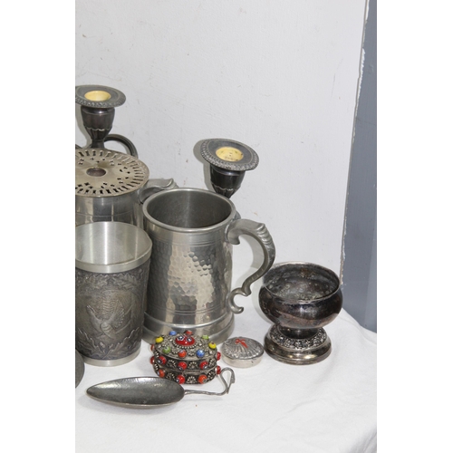 424 - GOOD QUANTITY OF GOOD METALWARE ETC