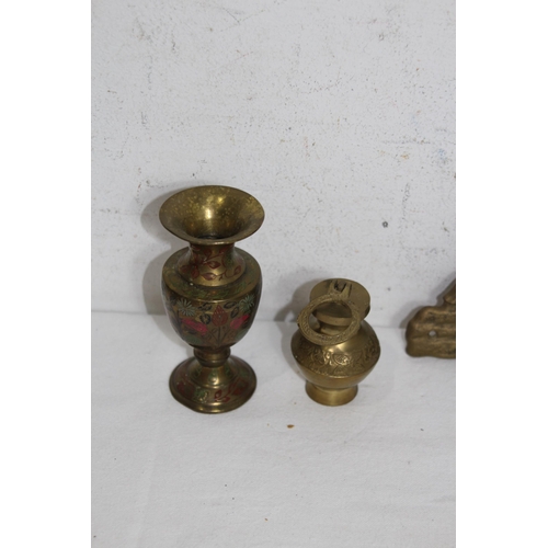 425 - LARGE QUANTITY OF BRASSWARE ETC