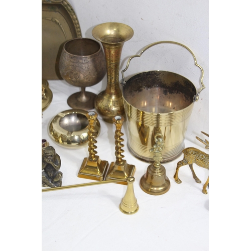 425 - LARGE QUANTITY OF BRASSWARE ETC