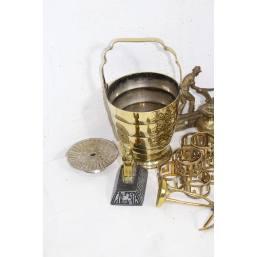 425 - LARGE QUANTITY OF BRASSWARE ETC