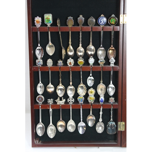 447 - COLLECTION OF COMMEMORATIVE SPOONS ETC
50 X 26CM