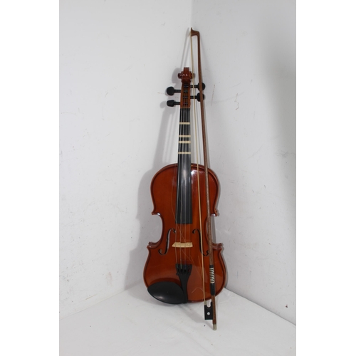 452 - VINTAGE VIOLIN IN CASE