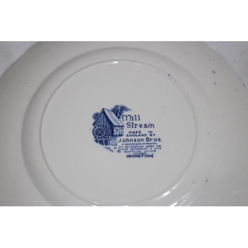 340 - QUANTITY OF BLUE AND WHITE CHINA x10