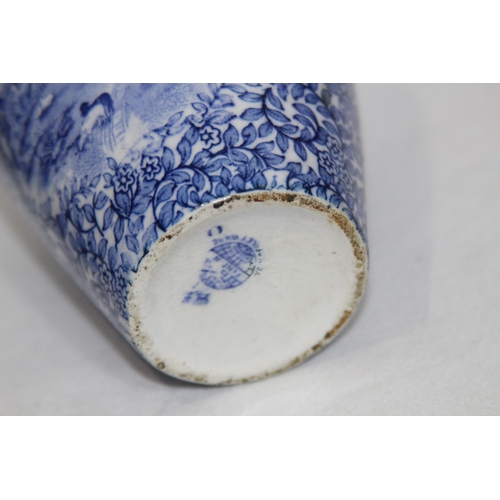 340 - QUANTITY OF BLUE AND WHITE CHINA x10