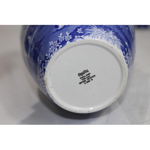 341 - QUANTITY OF BLUE AND WHITE CHINA x7
38CM