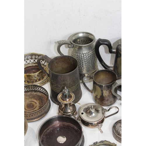 469 - INTERESTING QUANTITY OF METALWARE