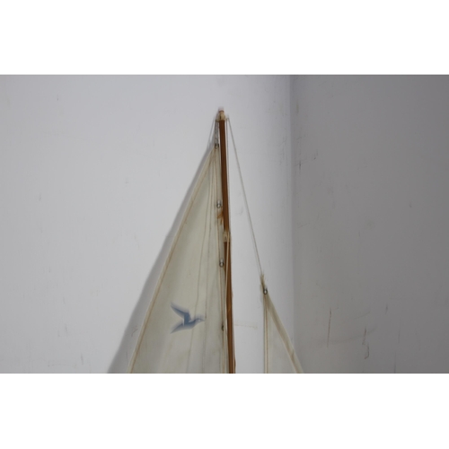 470 - VINTAGE SEIFERT SEGELBOOTE ALBATROS POND YACHT
71 X 89CM