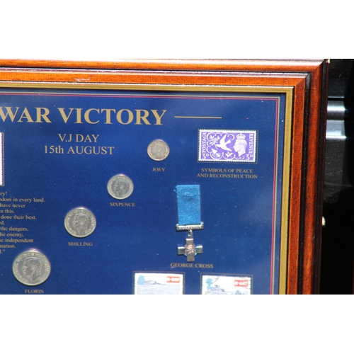 842 - 2 X STERLING COLLECTION WAR MEMROBILLA -  SECOND WORLD WAR VICTORY AND 60TH ANNIVERSARY OF D DAY
50 ... 