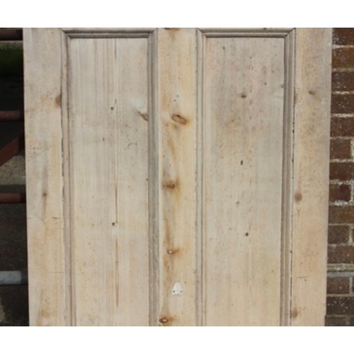 126 - ANTIQUE PINE DOOR
210 X 91CM