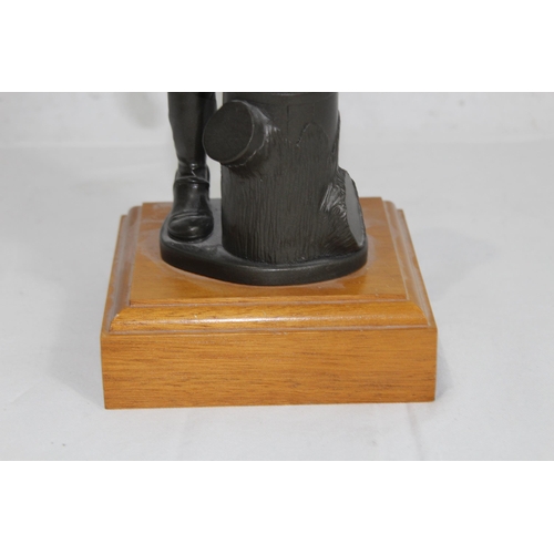 914 - REGIMENTAL STATUE OF A BLACKSMITH
34CM