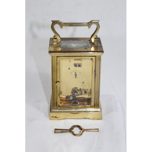 916 - VINTAGE MAPPIN AND WEBB BRASS CARRIAGE CLOCK
23 X 8 X 6CM