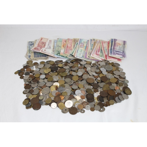 987 - LARGE QUANTITY OF FOREIGN COINS AND NOTES