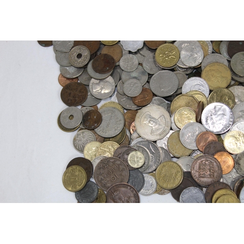 987 - LARGE QUANTITY OF FOREIGN COINS AND NOTES