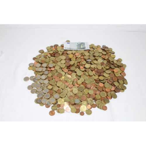 988 - LARGE QUANTITY OF EURO'S