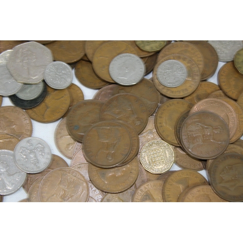 989 - QUANTITY OF VINTAGE BRITISH COINS