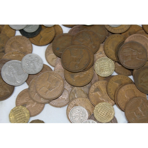 989 - QUANTITY OF VINTAGE BRITISH COINS