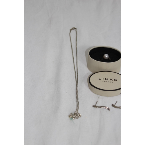 1027 - QUANTITY OF SILVER JEWELLERY