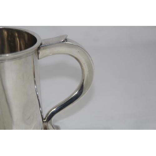 1036 - SILVER TANKARD - 1953 - WILLIAM COMYNS - 270G