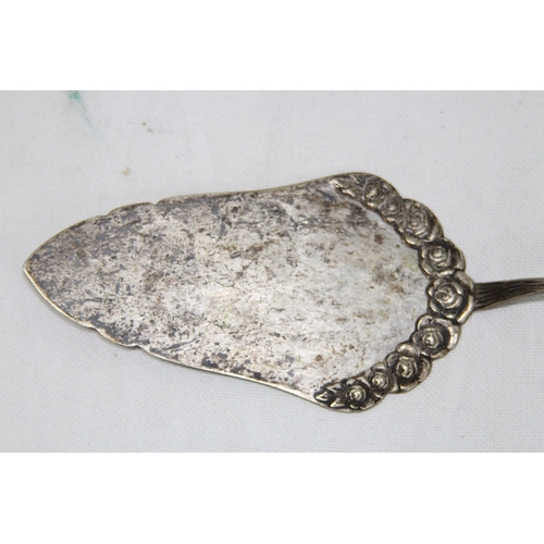 1041 - SILVER 800 GRADE CAKE SLICE