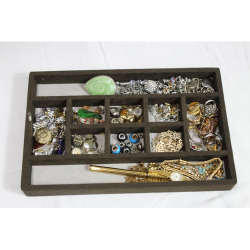 492 - BOX OF JEWELLERY