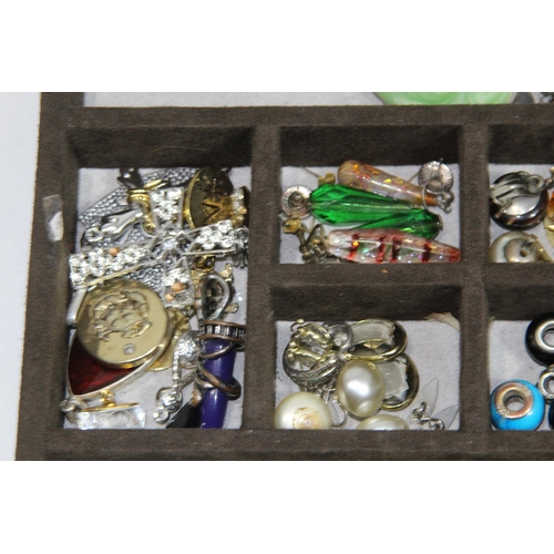 492 - BOX OF JEWELLERY