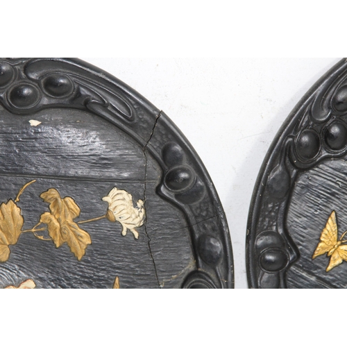 912 - PAIR OF ANTIQUE BRETBY PLAQUES - 1 A/F
35CM