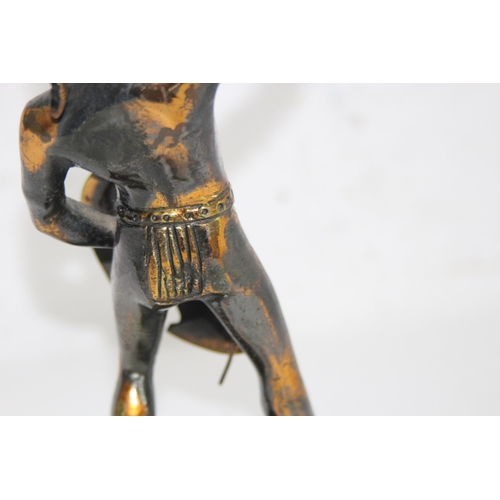 918 - VINTAGE METAL STATUE OF A GREEK SOLDIER
30 X 30CM