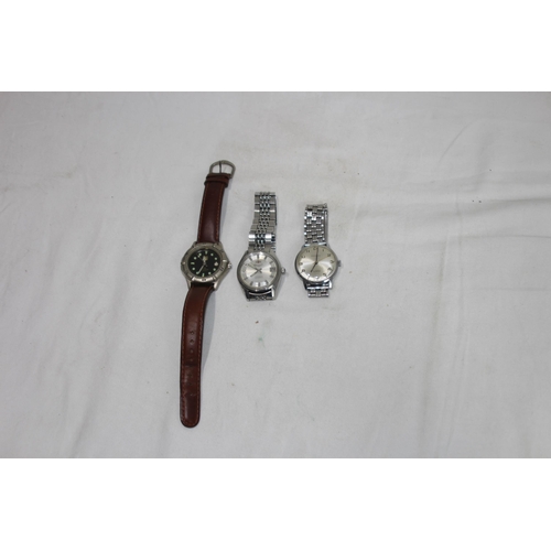 966 - 3 X VINTAGE GENTLEMEN'S WATCHES, ORIENT, PINNACLE AND ONE OTHER