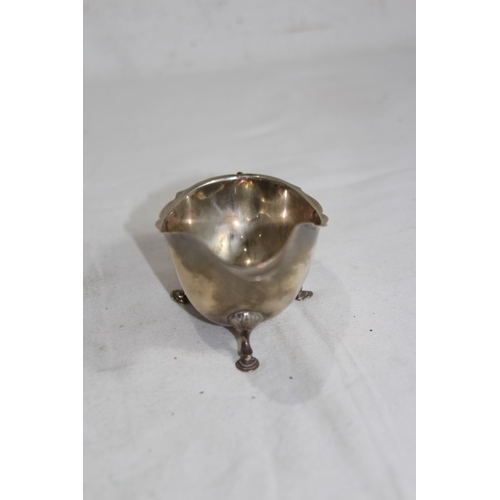 1045 - SILVER SAUCE BOAT - A/F - 100.5G - LONDON 1911