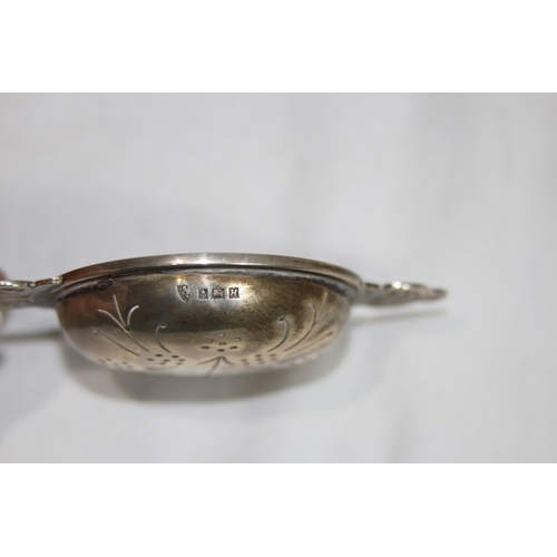 1046 - SILVER TEA STRAINER - 35G - BIRMINGHAM 1957 - J.B CHATTERLEY