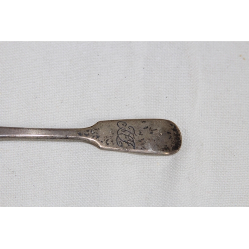 1051 - SILVER TEASPOON - 16.5G - LONDON 1928 - HENRY HOLLAND