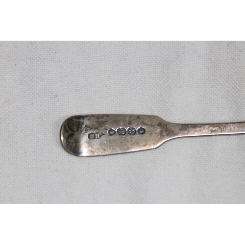 1051 - SILVER TEASPOON - 16.5G - LONDON 1928 - HENRY HOLLAND