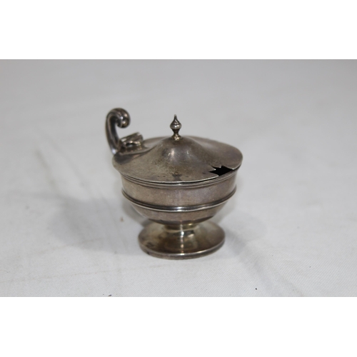 1057 - SILVER MUSTARD POT - 74G - BIRMINGHAM 1915 - WILLIAM HUTTON