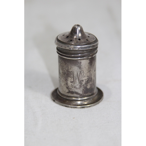 1059 - SALT AND MUSTARD POT WITH LINERS - SILVER ONLY 38G - BIRMINGHAM 1931 - TURNER AND SOMERS