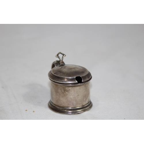 1060 - 3 PIECE SILVER CRUET SET - 1 LINER MISSING - SILVER ONLY 59.5G - BIRMINGHAM 1928 - DOCKER AND BURN