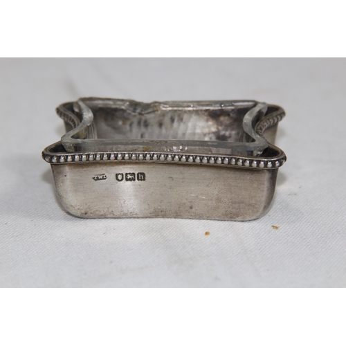 1062 - SILVER SALT WITH LINER - SILVER ONLY 50.5G - LONDON 1903 - DOBSON AND SONS