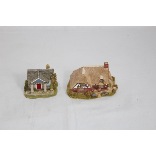 352 - QUANTITY OF LILLIPUT LANE BOXED COTTAGES