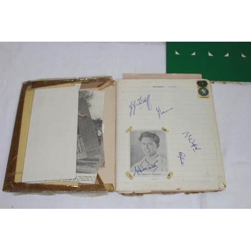 495 - GOOD QUANTITY OF CRICKET EPHEMERA INCLUDING AUTOGRAPHS