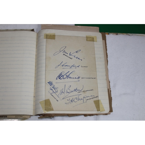 495 - GOOD QUANTITY OF CRICKET EPHEMERA INCLUDING AUTOGRAPHS