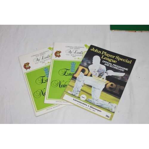 495 - GOOD QUANTITY OF CRICKET EPHEMERA INCLUDING AUTOGRAPHS