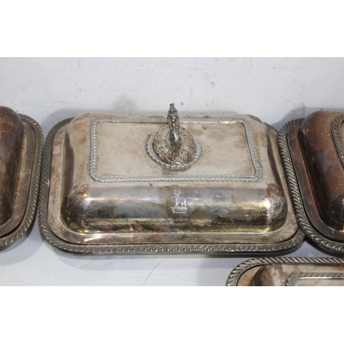 517 - QUANTITY OF METAL SERVING DISHES 
30 X 22CM