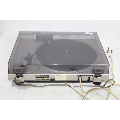 749 - RETRO SHARP RP-30 TURNTABLE