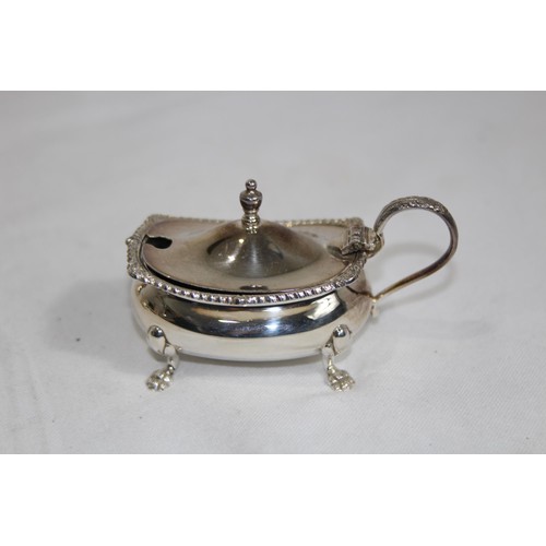 1052 - 3 PIECE SILVER CRUET SET WITH LINERS AND SPOON - SILVER ONLY 240G - BIRMINGHAM 1965 - WILLIAM SUCKLI... 