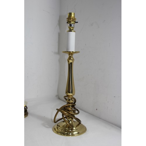 257 - QUANTITY OF BRASS LAMPS  x3
29CM