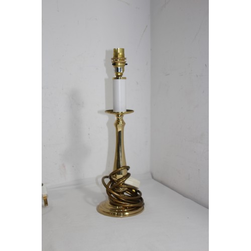 257 - QUANTITY OF BRASS LAMPS  x3
29CM